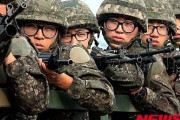 【悲報】韓国人「元在韓米軍司令官が韓国軍を侮辱！」エイブラムス元司令官「韓国軍はかなり遅れをとっている」　韓国の反応