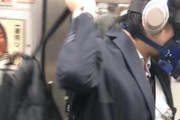 【画像】電車内に完全防備の高校生が出現！！！！