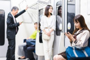 スマホがない時代って電車の中でなにやってたっけ？