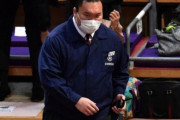 【悲報】相撲協会さん、レジェンド中のレジェンドでも容赦なく警備員にしてしまう