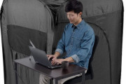 【欲しい】すぐに組み立てられる「折りたたみ個室」が在宅ワークで便利そうだと話題に！家の中で引きこもれるぞ！