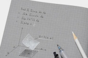 【画像】灰色のページに「白と黒で書くノート」発売　明暗のコントラストで見やすい“新感覚”