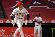海外「あんなのどうやったら打てるんだ」大谷翔平、今季1号3ラン！