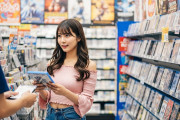 【なにこれ？】ゲーム会社「新作発表です！」　ワイ「うおおおおおお！！」 （セールか中古で買お）