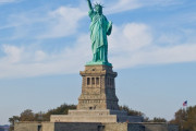 アメリカ人「みんなの国における自由の女神像って何になるの？」