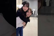 守屋麗奈 山下瞳月 れなちゃんにおんぶをしてもらいご満悦なしーちゃん櫻坂46 ツアー福岡