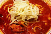 激辛好き「激辛ラーメンうめぇ～～ｗｗ（辛いものを眉一つ動かさず食べる俺を見てくれ！）」