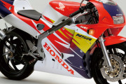NSR250Rってバイクが欲しいんだがｗｗｗｗｗｗ