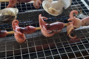 【画像】1人虚しく海鮮炉端焼き