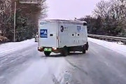 【動画】雪道で滑ってめちゃくちゃ焦る無人配送車が撮影される笑。