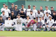 【阪神】今季限りで引退の中田賢一、猛虎ナインからの惜別セレモニーに「すごく感動しました」