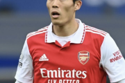冨安健洋はたった１つのミスで信頼を失ったのか。英国で次々に報じられるアーセナルの右SB補強「唯一の改善点」「トミヤスは出場できていない」