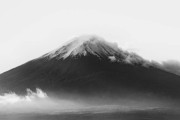今年の富士山は「全ての登山道を閉鎖、登れません」と公式HPにあったけど  ヤマレコに日帰りで何件もUPされていて驚いた