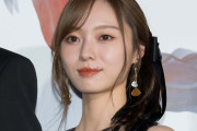 乃木坂46卒業の梅澤美波、デコルテ際立つ卒業ドレス姿公開「黒ドレスの理由に泣いた」「気高さを感じる」と反響