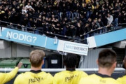 オランダのスタジアムで衝撃…スタンドの一部が崩落も、奇跡的に怪我人はゼロか　コンテナが支えに（関連まとめ）