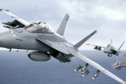 米海軍、無人F/A-18E/Fの飛行試験に成功