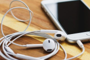 【疑問】数年前｢有線イヤホンはチー牛！陰キャ！｣←コレなんだったんや？