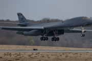 米空軍のB-1B戦略爆撃機ランサーが三沢航空基地に展開！