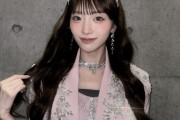 中山夏月姫「髪の毛染めました！写真より実物の方が明るいんだけどグレージュカラーにしました。黒髪派だった方ごめんなさい！笑」