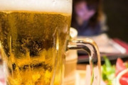 まだ子供が小さいのに家族全員で居酒屋に行きたがる嫁。非常識だし副流煙も気になる、行きたいなら一人で行けと何度言っても「家族で行きたい」の一点張り