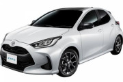 トヨタのヤリスさん、狭いと言われるも馬鹿売れ??