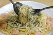 男のくせにパスタをスプーンの上でクルクル巻いて食べるやつｗｗｗｗｗｗ