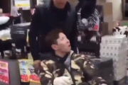 【悲報】Z世代、ドンキで『障碍者のフリ』をしながら大暴れしてしまうｗｗｗｗ