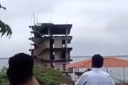 【動画】見学者に爆破解体の破片が直撃してしまう事故ふたたび。