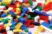 鼻をかんだらLEGOが…２年前に誤って押し込んだものだった！
