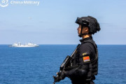 中東派遣の中国海軍第42・第43護衛部隊が編隊を組んで合同訓練を実施！