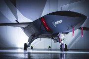 次世代の戦闘機にパイロットは必要ない…ボーイング社が戦闘支援ドローン「ロイヤル・ウィングマン」初号機を公開！