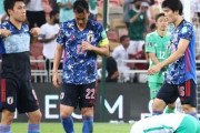 「彼がスタメンではないのは奇妙」森保監督の采配に海外メディアも苦言！「日本は悲惨、W杯を逃すかもしれない」