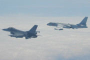 ミサイルを搭載した台湾空軍F-16、中国軍機迎撃のために2日連続でスクランブル！