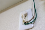 家電の電源プラグにチョロっと付いてる謎の緑コードｗｗｗ
