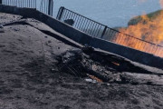 ヘルソン州とクリミア半島を結ぶ二つの橋で複数の爆発、ストームシャドーか…ロシア軍の補給路狙う！