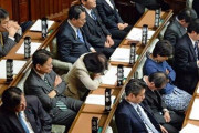 国会議員さん、久しぶりの土曜出勤で「ふらふら」になってしまう・・・