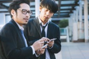 30分に１回新人に「ここ教えてください」って呼ばれて仕事にならないんだが…