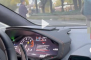 ランボルギーニが横断歩道の歩行者の前で空ぶかし。自らの悪行をTiktokに投稿