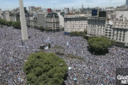 W杯優勝後のアルゼンチン国内の映像が凄すぎる…多分お前らの想像の750倍