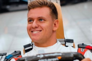 メルセデスリザーブのミック・シューマッハがマクラーレンのリザーブを兼任