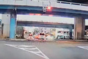 【動画】パトカーさん、ド派手に事故る　どっちが悪いのか話題に