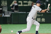 川藤幸三　代打で登場も空振り三振でグラウンドに大の字
