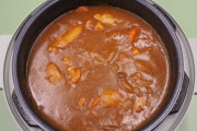 「カレーにジャガイモは必要ない！！！」← こいつら