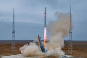 世界初のメタンロケット「朱雀二号」の打ち上げに成功…中国の宇宙ベンチャー藍箭航天！