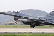 【朗報】日本政府『中国有事が迫ってきたので在日米軍のF15戦闘機を韓国ではなく日本で整備する、整備で整備はちょっと・・・』