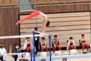 【動画】鉄棒（体操競技）で最も痛いかもしれない失敗映像がこちら。