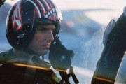 映画「トップガン」でトム・クルーズ着用した飛行用ヘルメットが競売に…落札予想価格は約680万円以上！