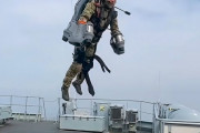 イギリス海兵隊が試験飛行しているジェットスーツが超カッコいい！