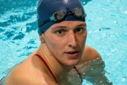 元男性、トランスジェンダー水泳選手が米大学女子水泳界を席巻 Ivyリーグの競泳選手権優勝 出場に賛否も