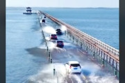 【動画】中国江西省の鄱陽湖にある水上道路が楽しそう。